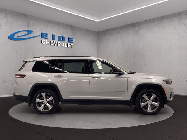 2021 Silver Zynith Jeep Grand Cherokee L Limited 4X4 SUV