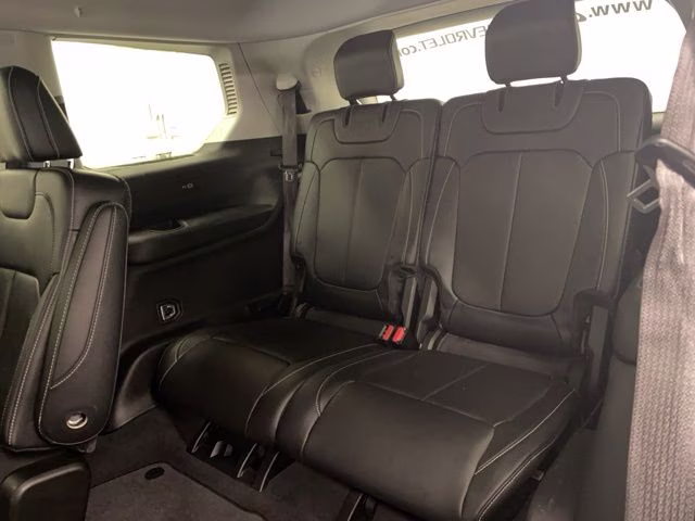 2021 Silver Zynith Jeep Grand Cherokee L Limited 4X4 SUV