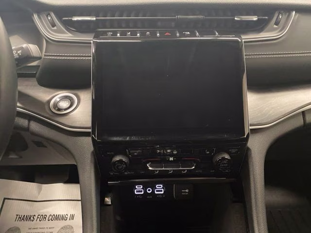 2021 Silver Zynith Jeep Grand Cherokee L Limited 4X4 SUV