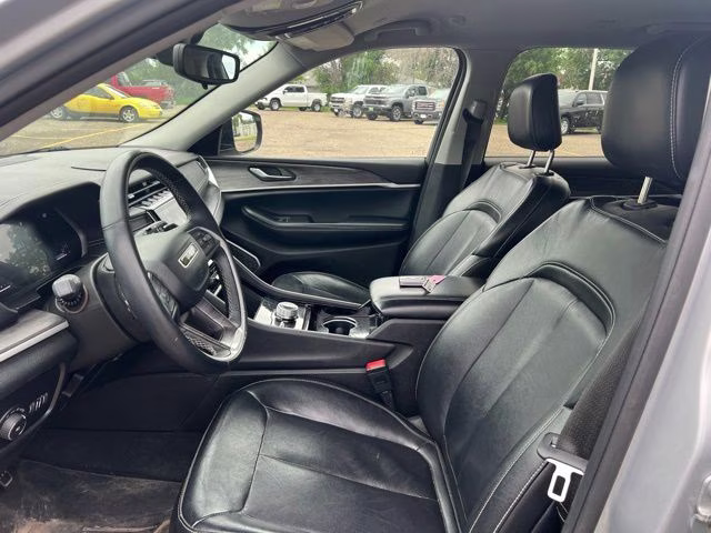 2021 Silver Zynith Jeep Grand Cherokee L Limited 4X4 SUV