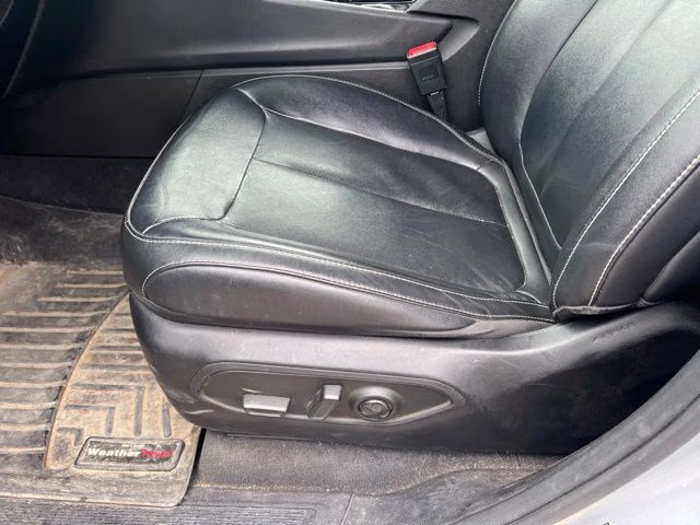 2021 Silver Zynith Jeep Grand Cherokee L Limited 4X4 SUV