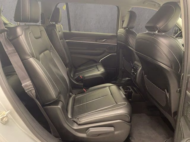 2021 Silver Zynith Jeep Grand Cherokee L Limited 4X4 SUV