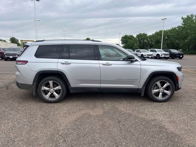 2021 Silver Zynith Jeep Grand Cherokee L Limited 4X4 SUV