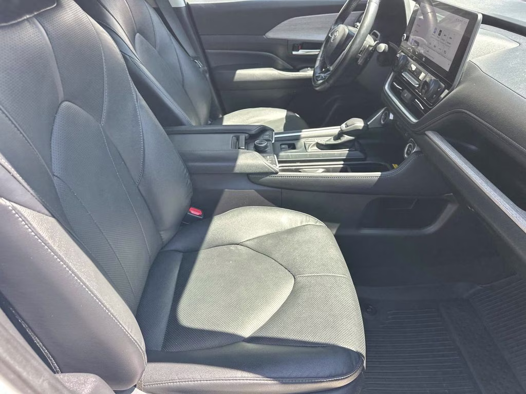 2024 Pearl Toyota Grand Highlander Platinum AWD SUV