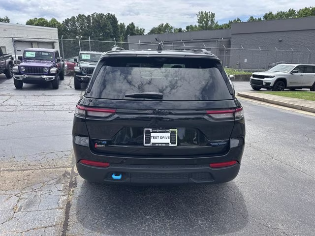 2022 Diamond Black Crystal Pearlcoat Jeep Grand Cherokee 4xe 4X4 SUV