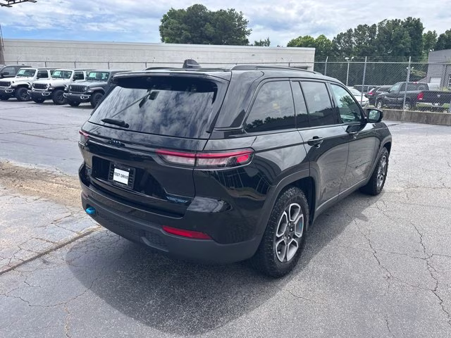 2022 Diamond Black Crystal Pearlcoat Jeep Grand Cherokee 4xe 4X4 SUV