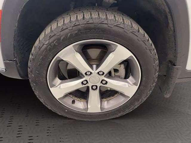 2021 Silver Zynith Jeep Grand Cherokee L Limited 4X4 SUV