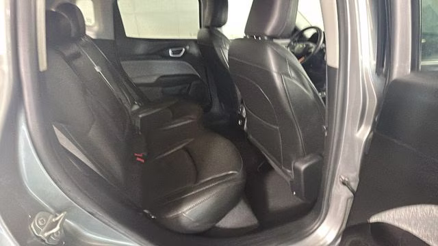 2022 Billet Silver Metallic Clearcoat Jeep Compass Latitude Lux 4X4 SUV