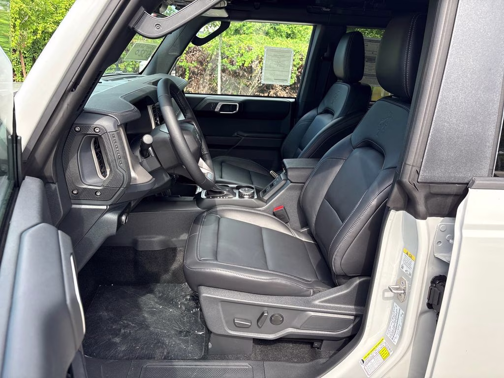 2026 Avalanche Ford Bronco Outer Banks 4X4 SUV