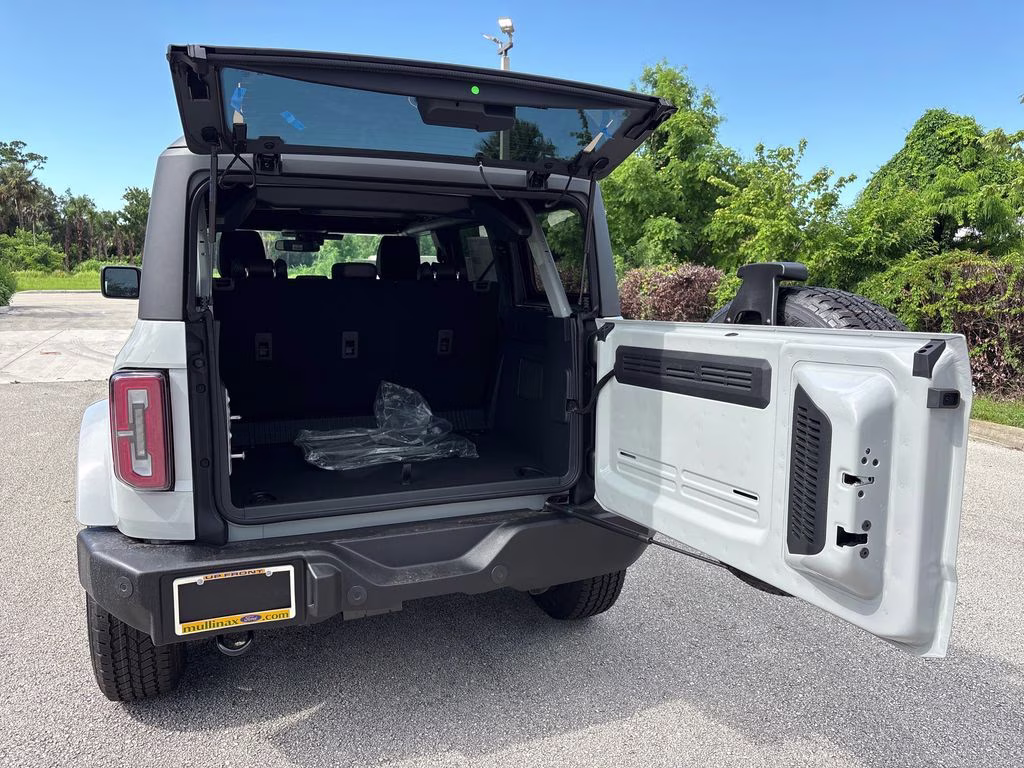 2026 Avalanche Ford Bronco Outer Banks 4X4 SUV