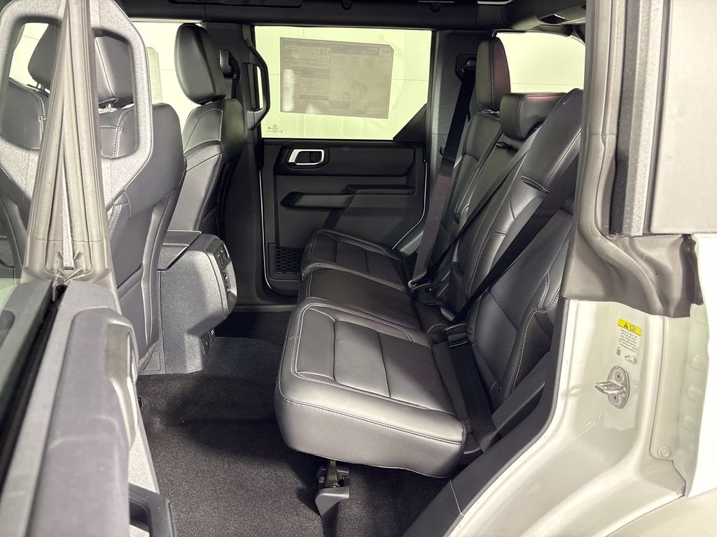 2026 Oxford White Ford Bronco Outer Banks 4X4 SUV