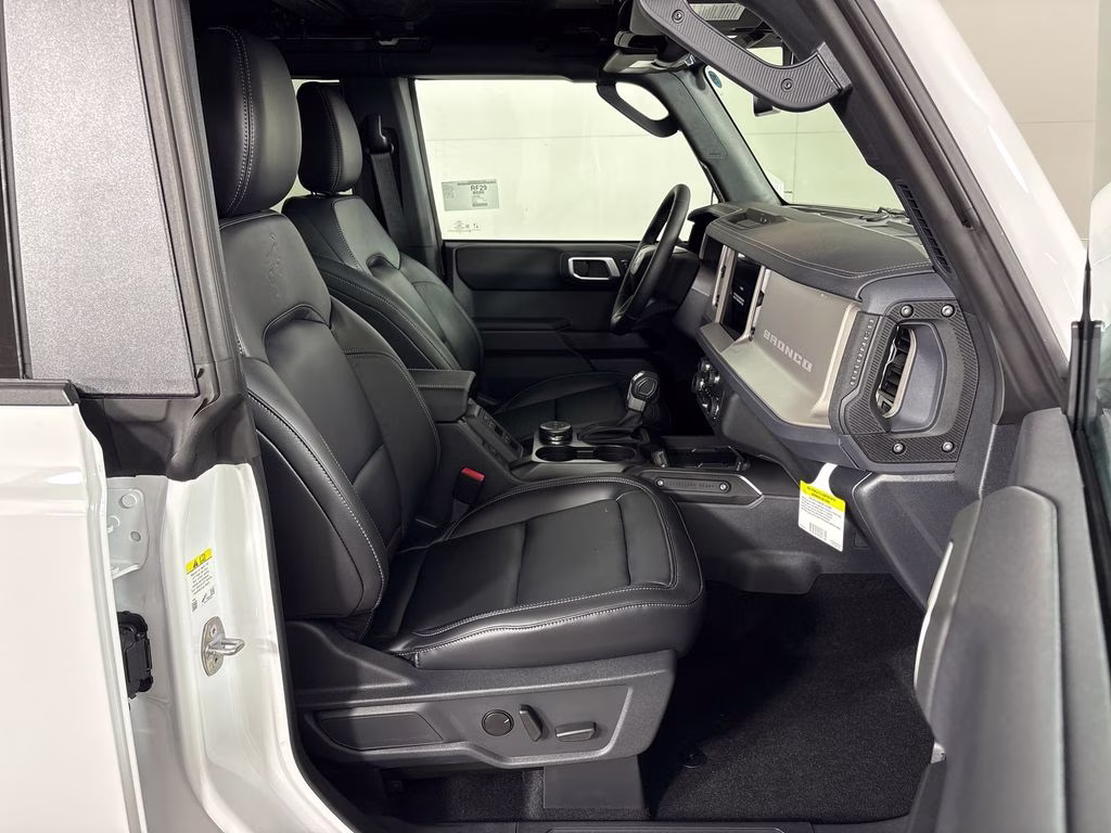 2026 Oxford White Ford Bronco Outer Banks 4X4 SUV