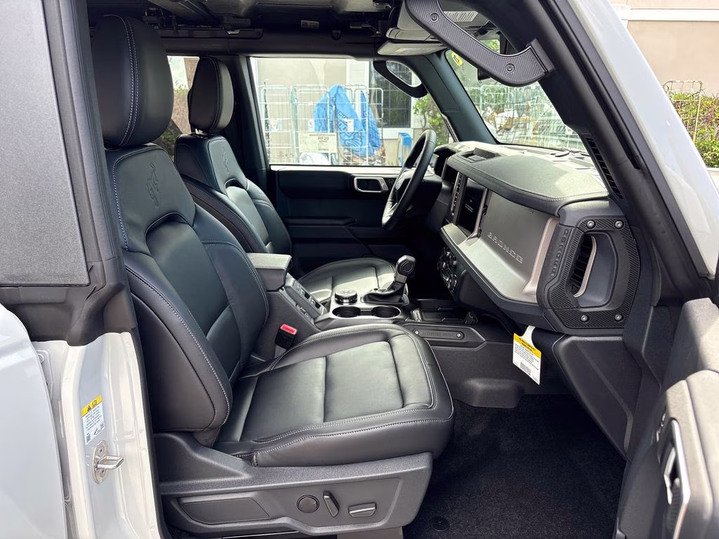 2026 Avalanche Ford Bronco Outer Banks 4X4 SUV