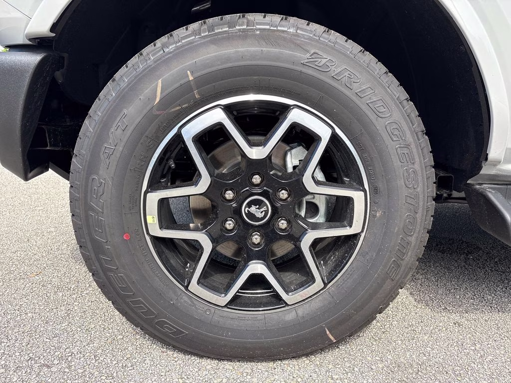 2026 Avalanche Ford Bronco Outer Banks 4X4 SUV