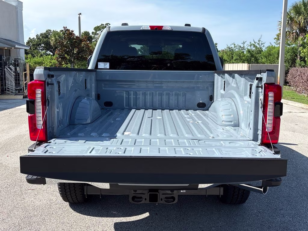 2026 Glacier Gray Metallic Tri-Coat Ford Super Duty F-250 SRW Lariat 4X4 Truck
