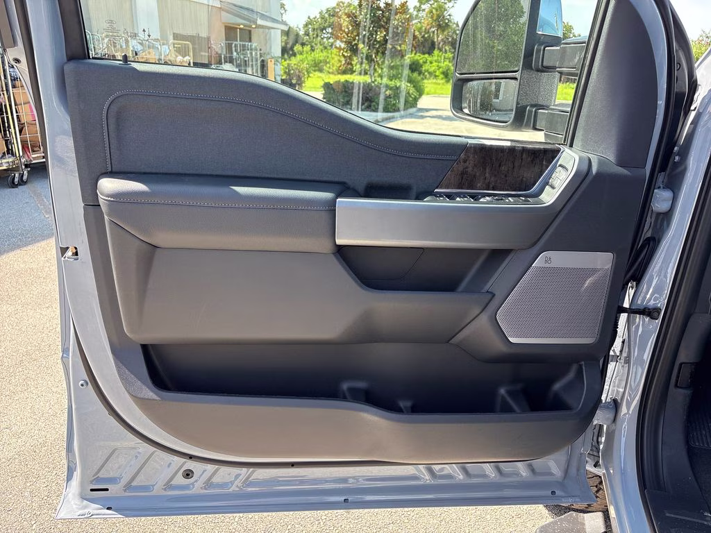 2026 Glacier Gray Metallic Tri-Coat Ford Super Duty F-250 SRW Lariat 4X4 Truck
