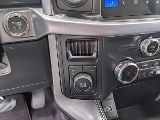 2026 Oxford White Ford F-150 XLT 4X4 Truck