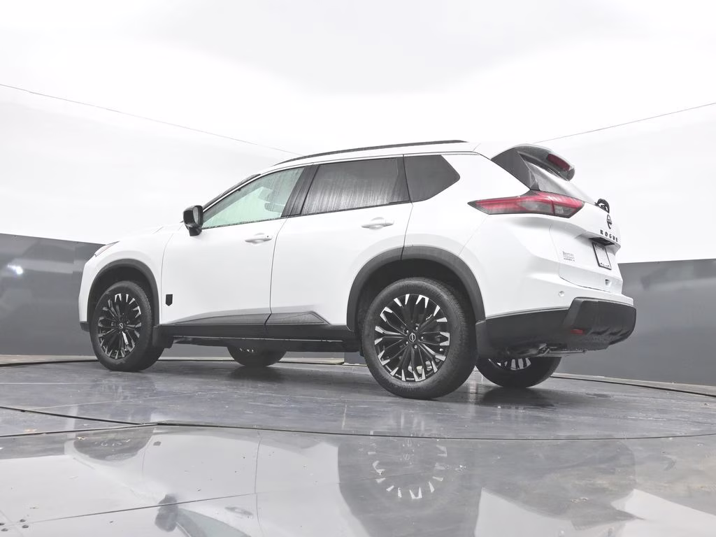 2026 Everest White Pearl Tricoat Nissan Rogue Dark Armor FWD SUV