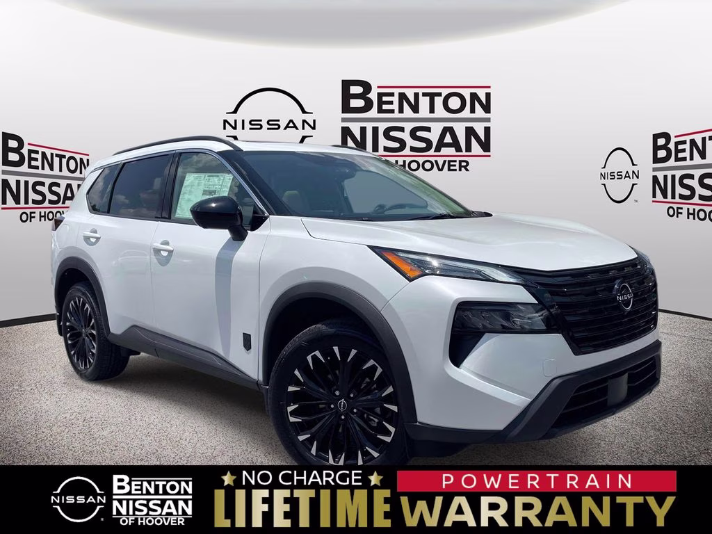 2026 Everest White Pearl Tricoat Nissan Rogue Dark Armor FWD SUV