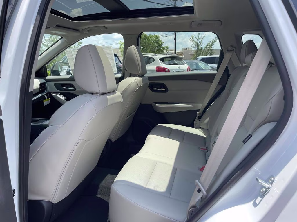 2026 Everest White Pearl Tricoat Nissan Rogue Dark Armor FWD SUV
