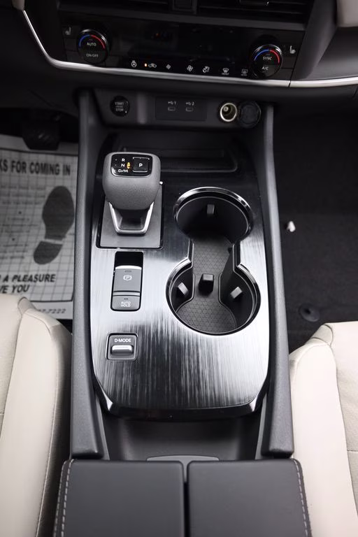 2026 Everest White Pearl Tricoat Nissan Rogue Dark Armor FWD SUV
