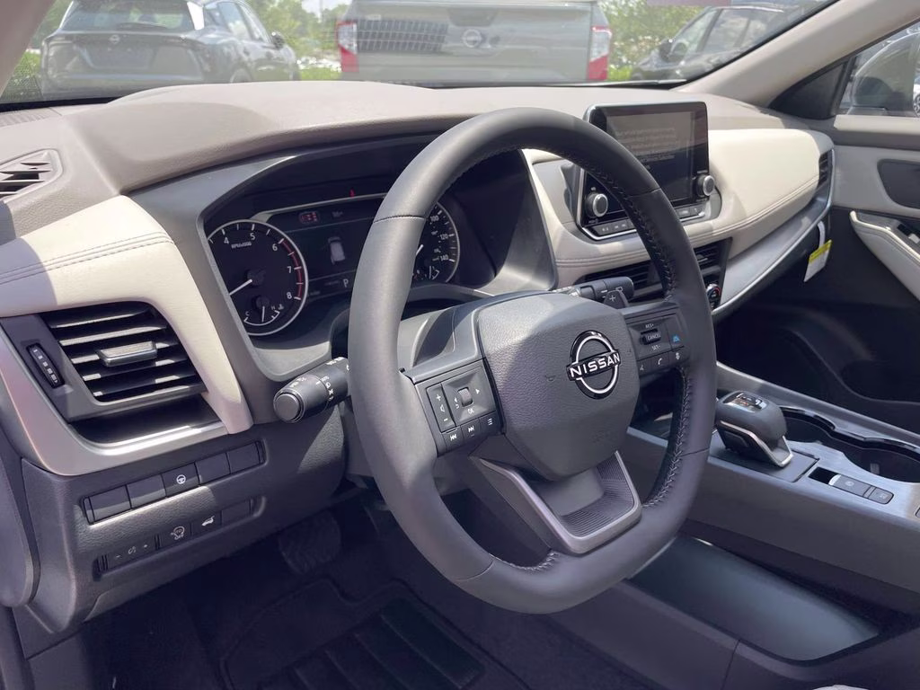 2026 Everest White Pearl Tricoat Nissan Rogue Dark Armor FWD SUV