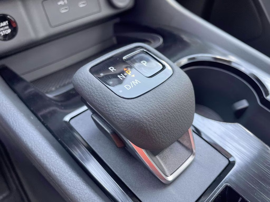 2026 Everest White Pearl Tricoat Nissan Rogue Dark Armor FWD SUV