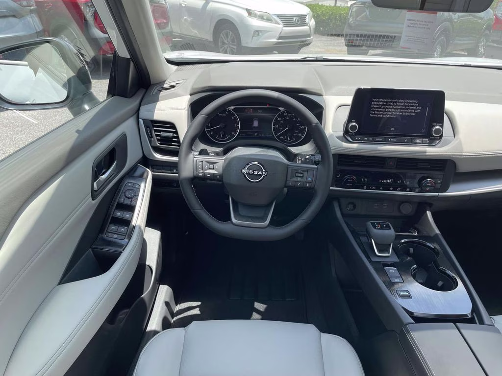 2026 Everest White Pearl Tricoat Nissan Rogue Dark Armor FWD SUV