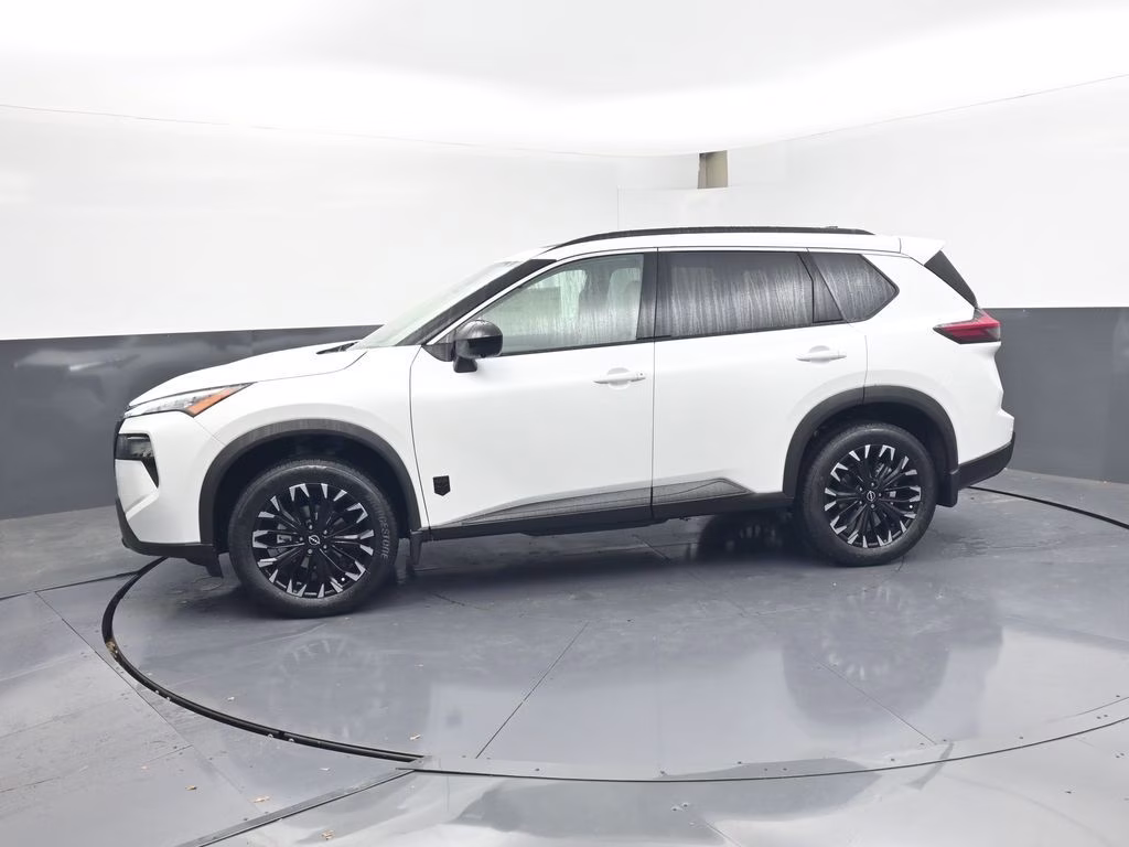 2026 Everest White Pearl Tricoat Nissan Rogue Dark Armor FWD SUV