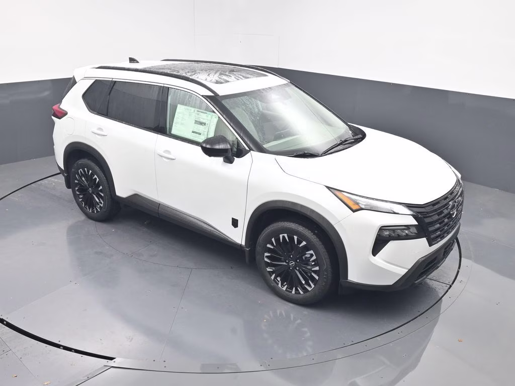 2026 Everest White Pearl Tricoat Nissan Rogue Dark Armor FWD SUV