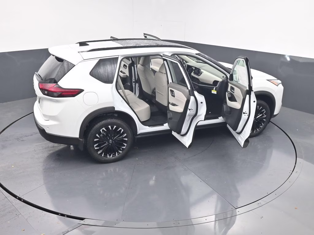2026 Everest White Pearl Tricoat Nissan Rogue Dark Armor FWD SUV