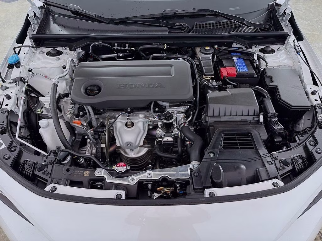 2026 Platinum White Pearl Honda Civic Sport FWD Hatchback