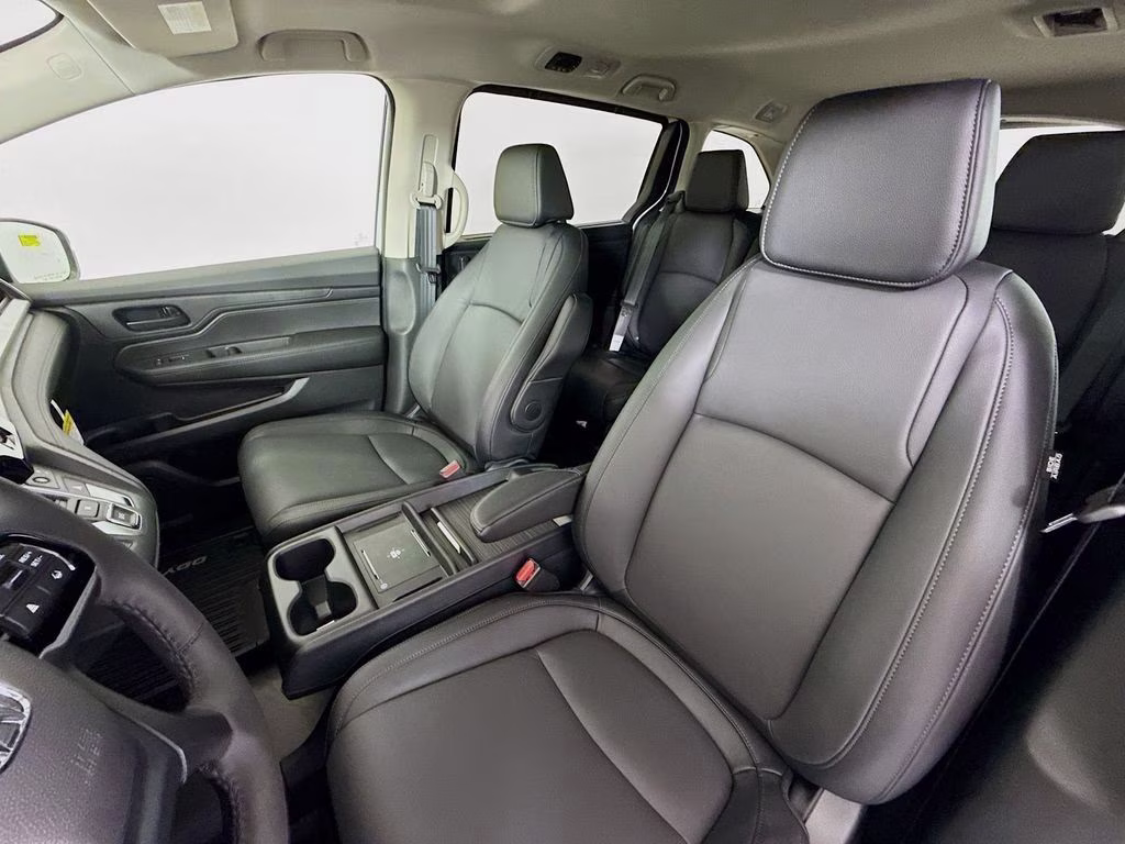 2026 Solar Silver Metallic Honda Odyssey EX-L FWD Van