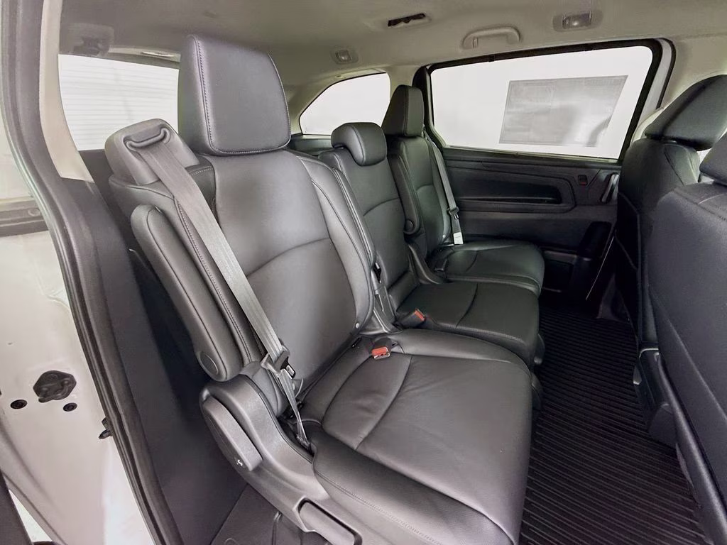 2026 Solar Silver Metallic Honda Odyssey EX-L FWD Van