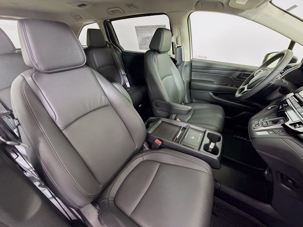 2026 Solar Silver Metallic Honda Odyssey EX-L FWD Van