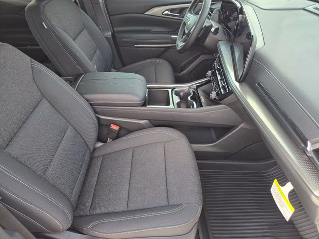 2026 Summit White Chevrolet Traverse LT FWD SUV