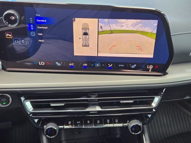 2026 Summit White Chevrolet Traverse LT FWD SUV