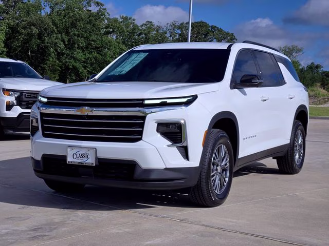 2026 Summit White Chevrolet Traverse LT FWD SUV