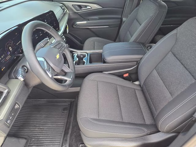 2026 Summit White Chevrolet Traverse LT FWD SUV
