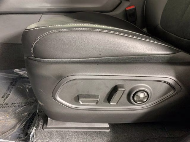 2026 Silver Zynith Jeep Grand Cherokee Altitude 4X4 SUV