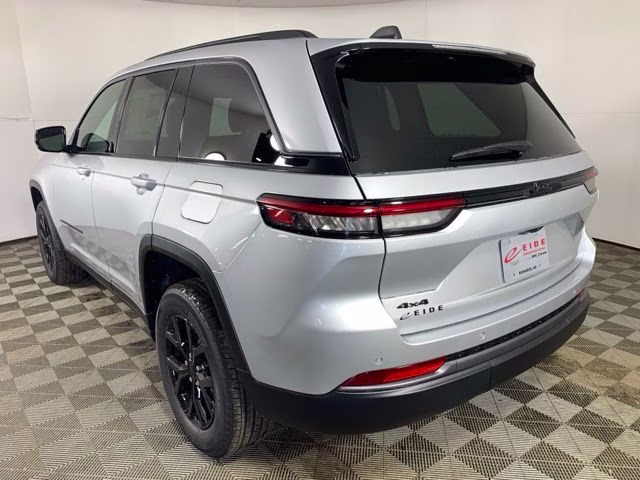 2026 Silver Zynith Jeep Grand Cherokee Altitude 4X4 SUV