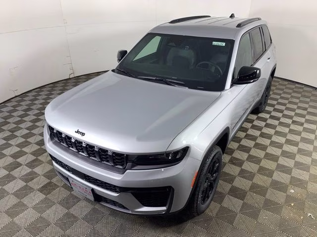 2026 Silver Zynith Jeep Grand Cherokee Altitude 4X4 SUV