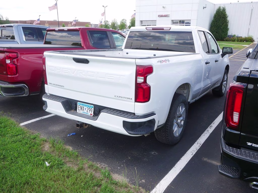 2020 Summit White Chevrolet Silverado 1500 Custom 4X4 Truck