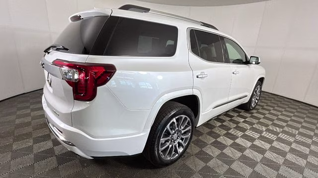 2023 White Frost Tricoat GMC Acadia Denali AWD SUV