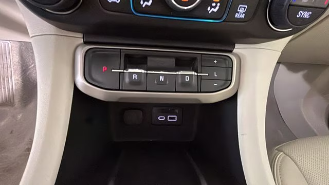 2023 White Frost Tricoat GMC Acadia Denali AWD SUV
