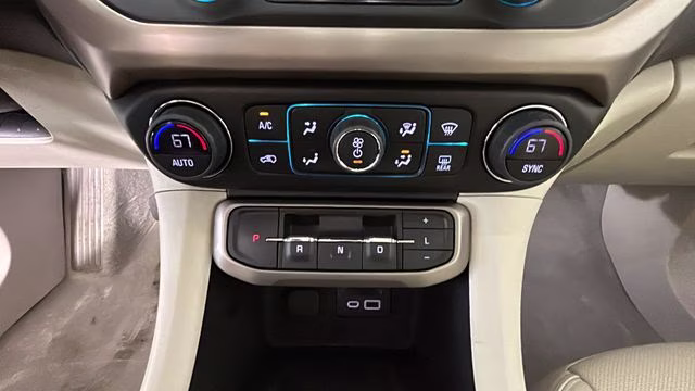 2023 White Frost Tricoat GMC Acadia Denali AWD SUV