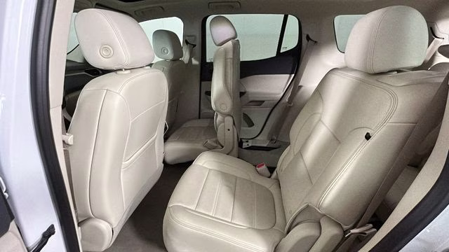 2023 White Frost Tricoat GMC Acadia Denali AWD SUV