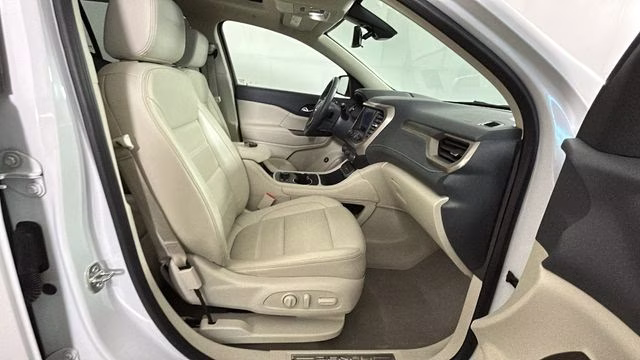 2023 White Frost Tricoat GMC Acadia Denali AWD SUV