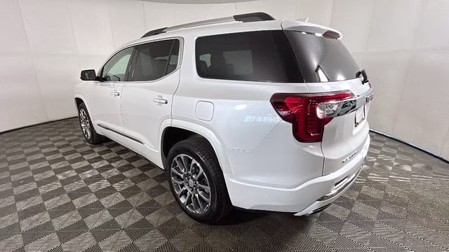 2023 White Frost Tricoat GMC Acadia Denali AWD SUV
