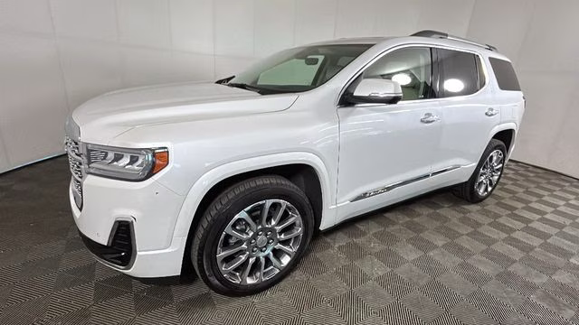2023 White Frost Tricoat GMC Acadia Denali AWD SUV